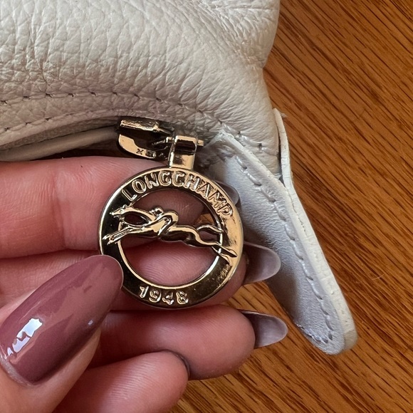 Longchamp White Leather Le Pliage Tote Bag - Picture 9 of 16